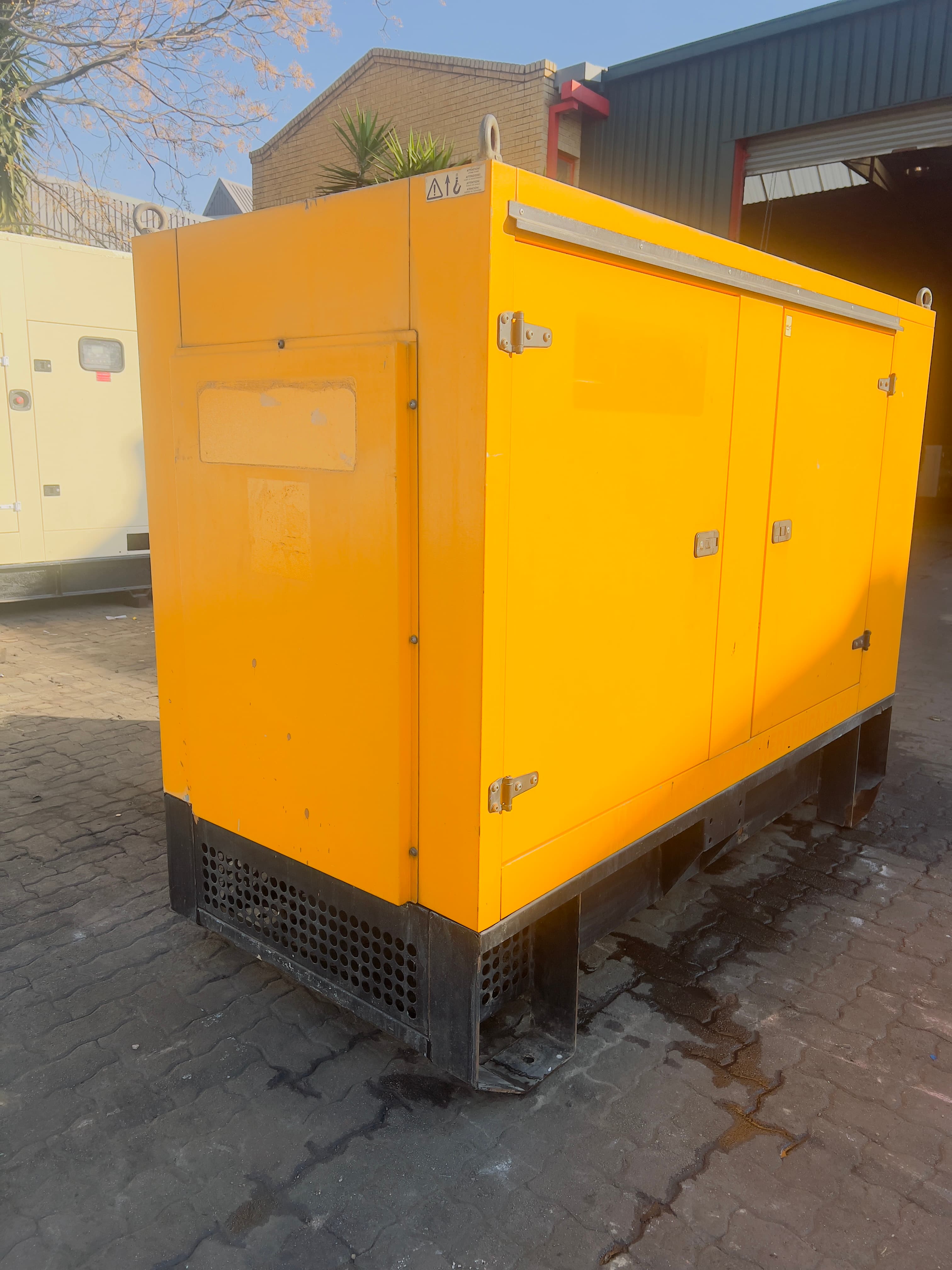 JOHN DEERE 40KVA DIESEL SET — photo 1 of 4