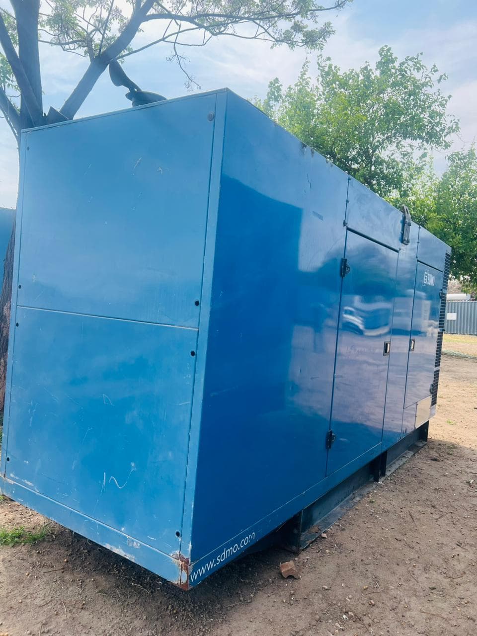 440KVA SDMO (VOLVO MOTOR) DIESEL SET — photo 1 of 9