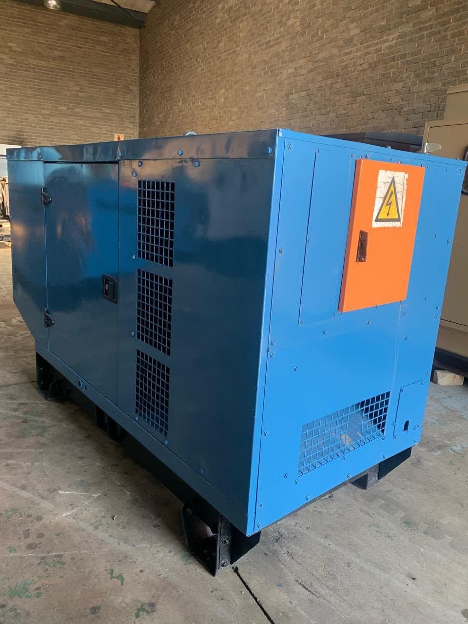 60KVA (SDOMO J66) JOHN DEERE DIESEL SET (TRAILER 25K) — photo 1 of 7