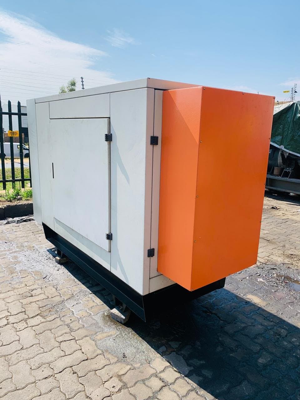 25KVA SDEC GENERATOR — photo 1 of 8