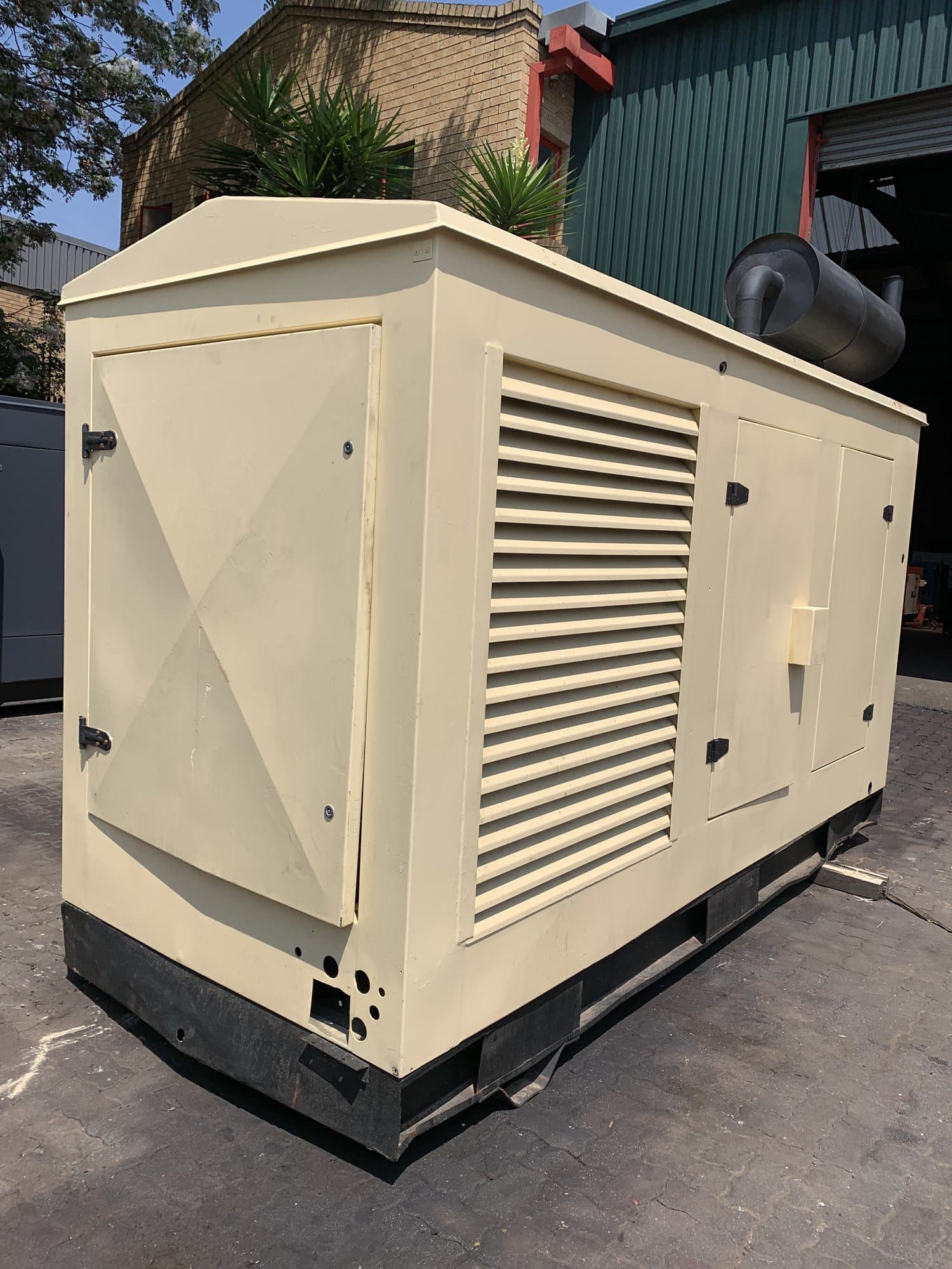 500KVA VOLVO STANSBY DIESEL SET — photo 1 of 7