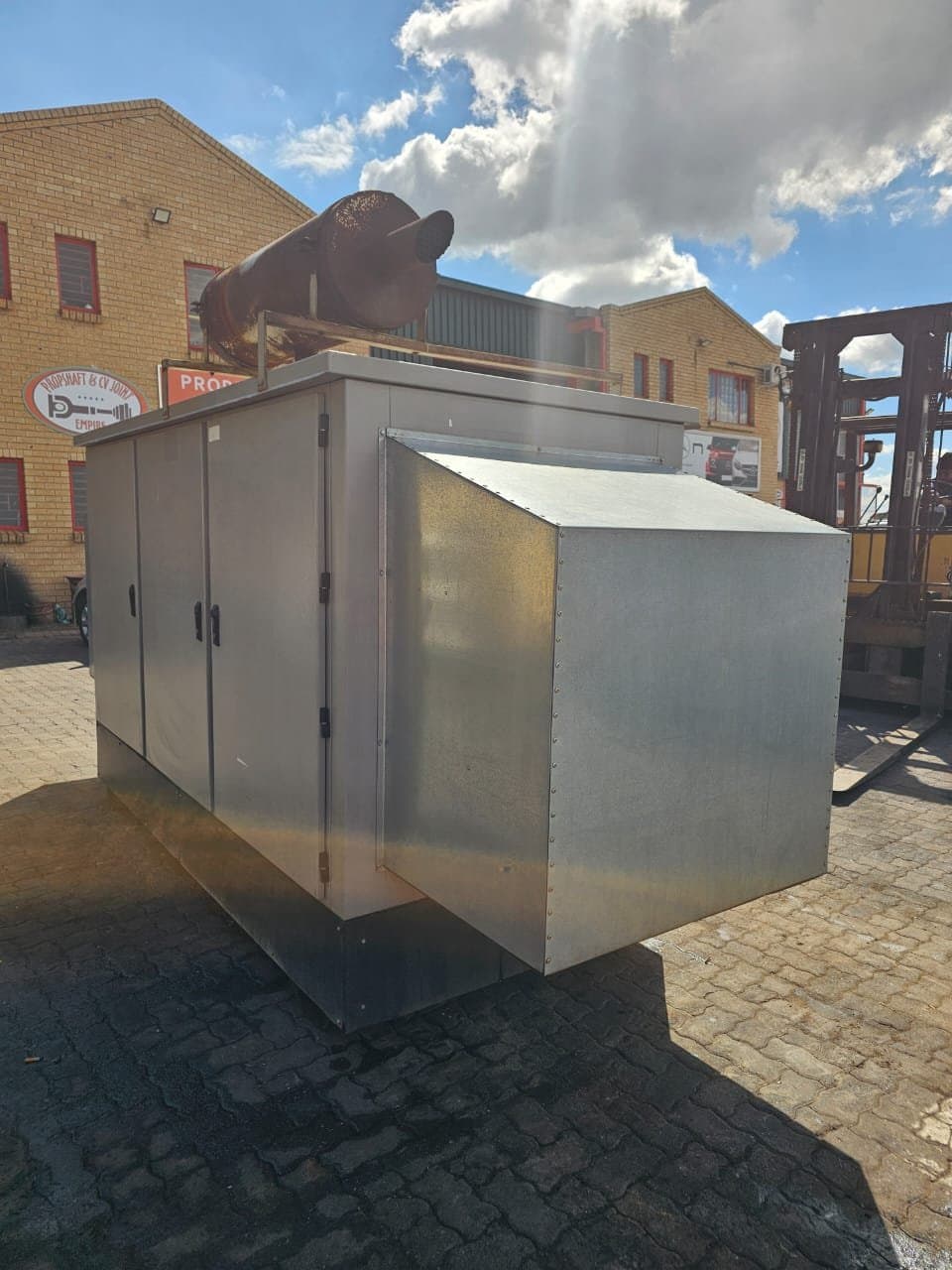 125KVA LOVOL — photo 1 of 8